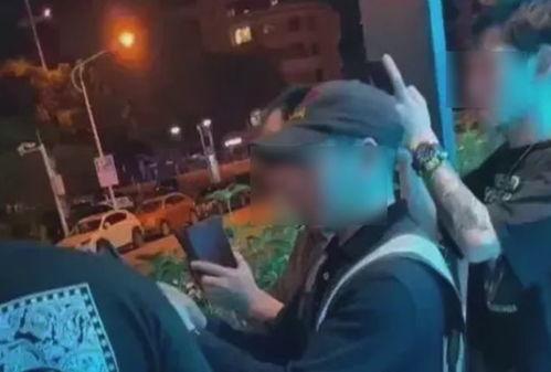 酒吧在线吃瓜免费视频,免费视频带你在线吃瓜,畅享娱乐盛宴 第2张 酒吧在线吃瓜免费视频,免费视频带你在线吃瓜,畅享娱乐盛宴 第2张